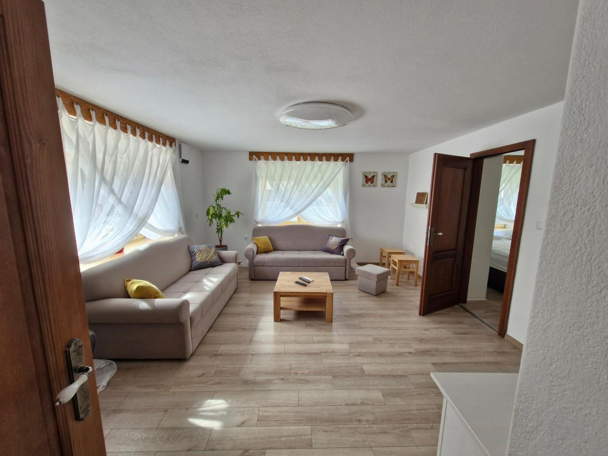 Stol Apartments Zirovnica Exterior foto